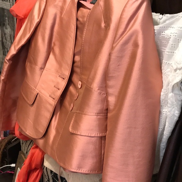 Anne Klein skirt suit size 10p skirt, size 6p jacket new w/o tag 66% Wool, 35%Sk - Picture 12 of 12